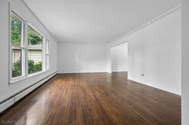 Photo - 54 Canterbury Dr