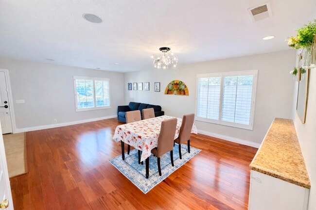 Photo - 730 Via Barquero