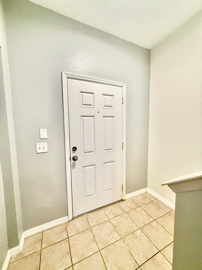 Photo - 2043 Strathmill Dr