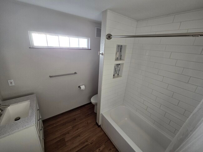 Photo - 624 Whirlway Dr