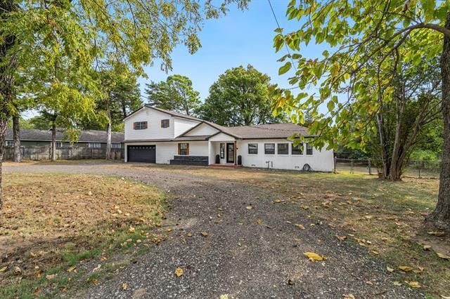 Photo - 2038 Avon Dr House