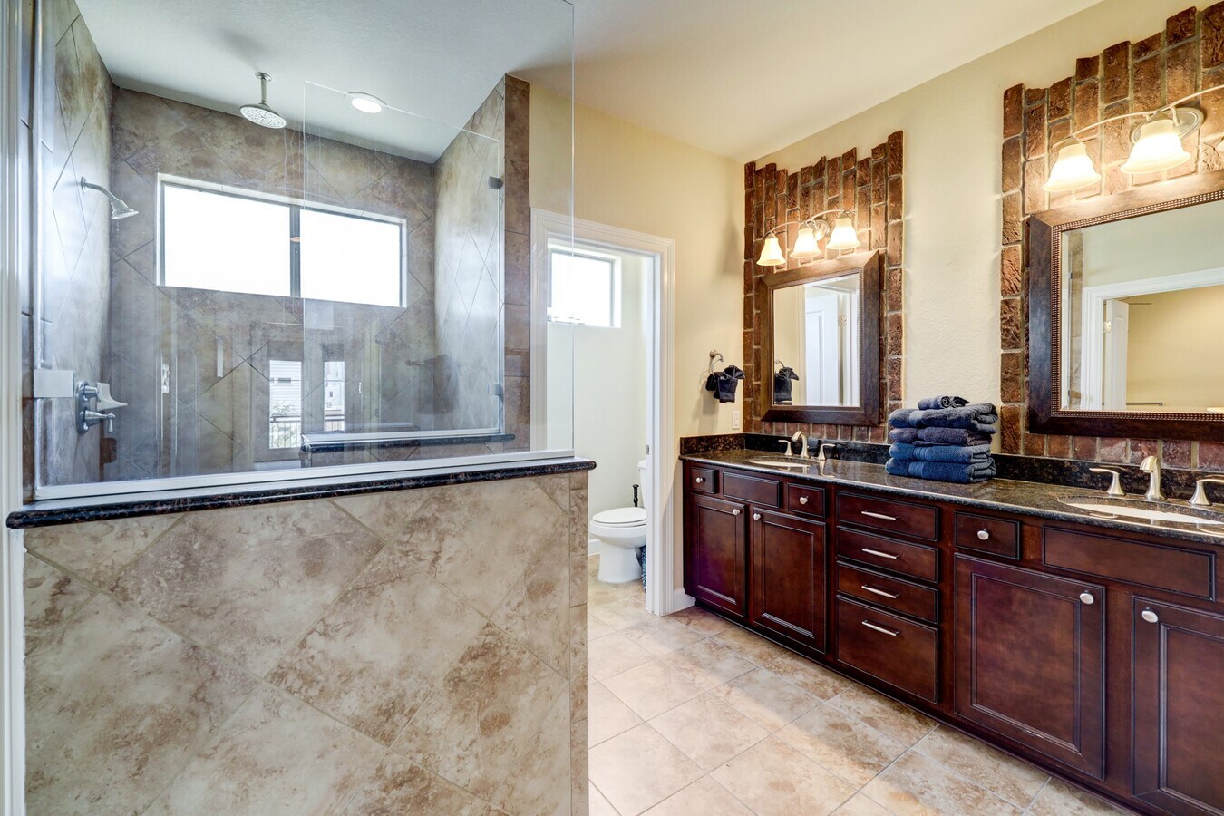 Photo - 1305 Delano St