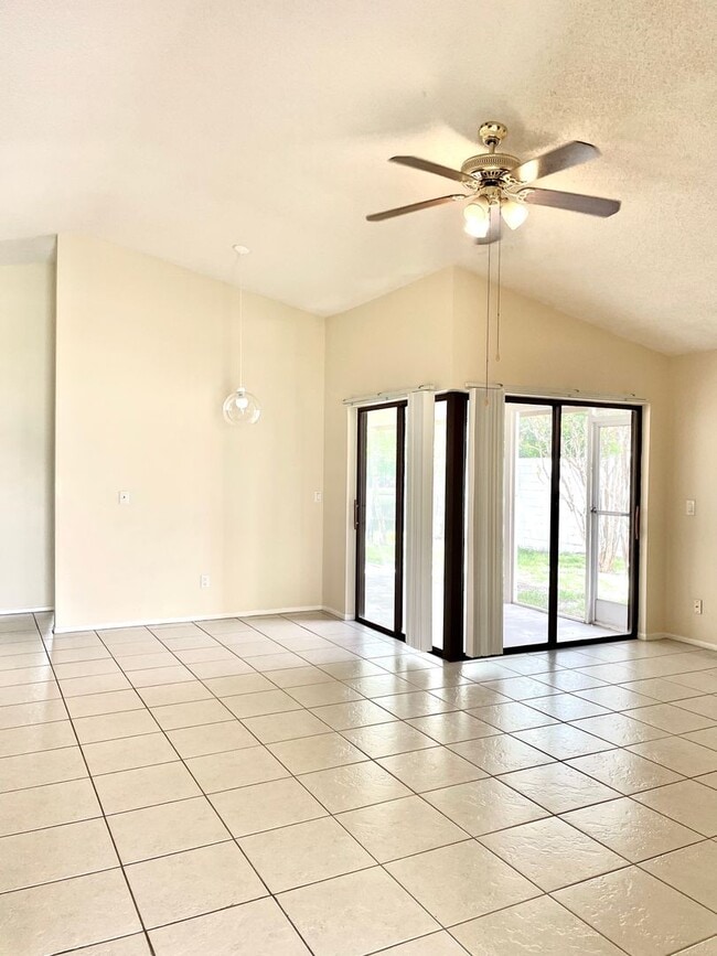 Photo - 11451 Darlington Dr