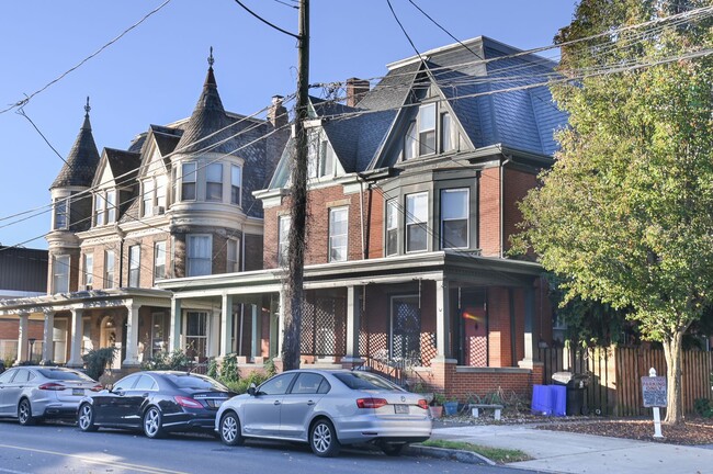 Photo - Beautiful Spacious Single Family on 2nd St