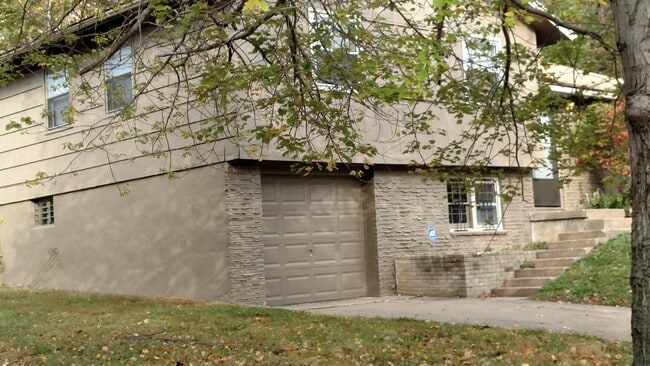 Photo - 10202 Beacon Ave