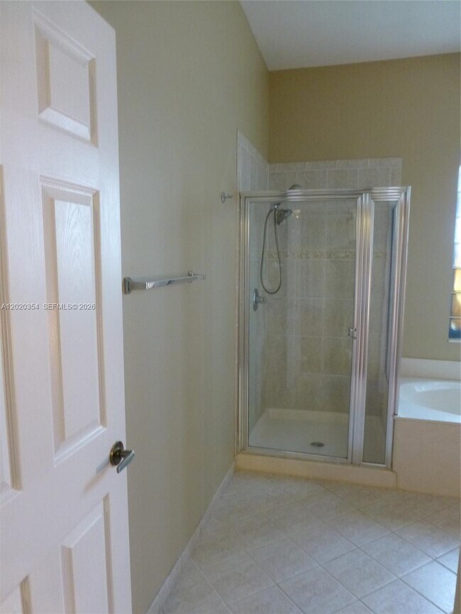 Photo - 1139 Chenille Cir