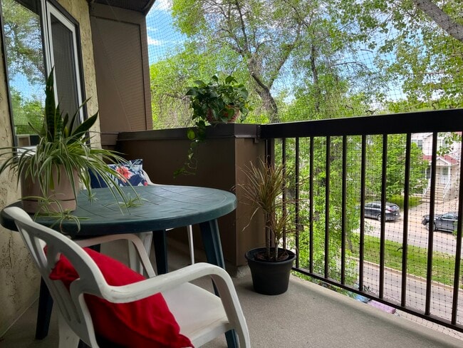 Photo - 2727 Victoria Av Unit 304