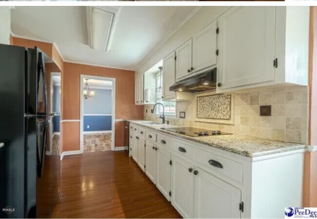 Photo - 1211 3rd Loop Rd