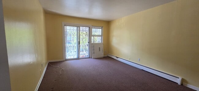 Building Photo - 41-85 Denman St Unit 2