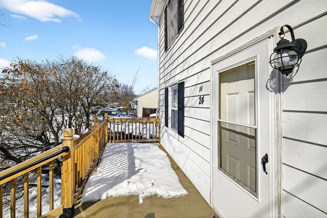 24 Steinhardt Ave
