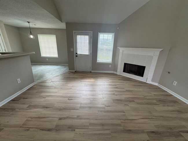 Photo - 5457 Sundale Way S