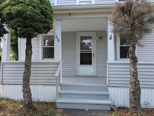 Building Photo - Litchfield Unit 1