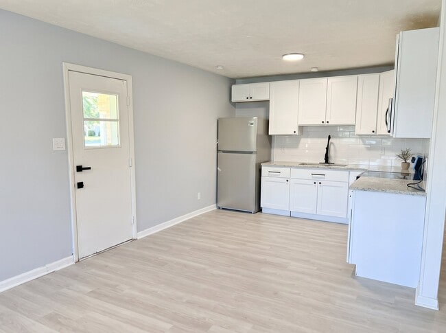 Photo - 512 Boundary Ln