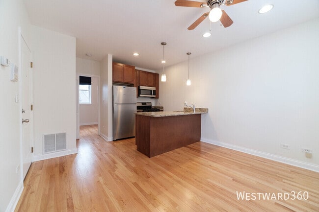 Photo - 3009 N Clifton Ave Apartment Unit 303