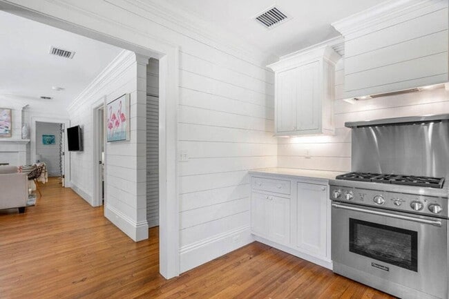 Photo - 918 NE 5th St