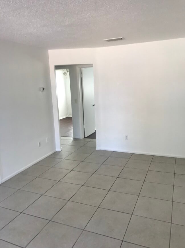 Photo - 900 San Christopher Dr Apartments