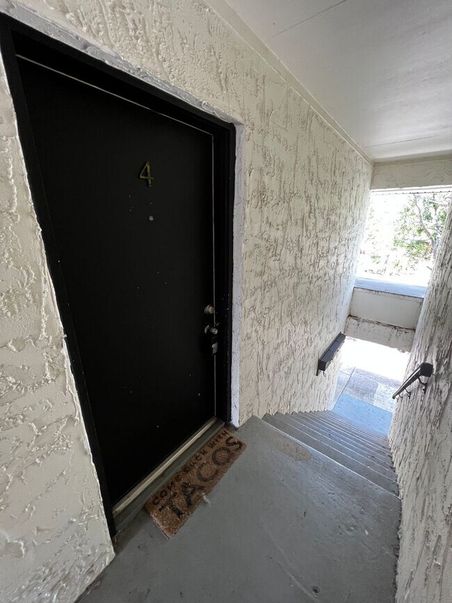 Photo - 1/1B 2nd floor unit located in Jacksonvill... House