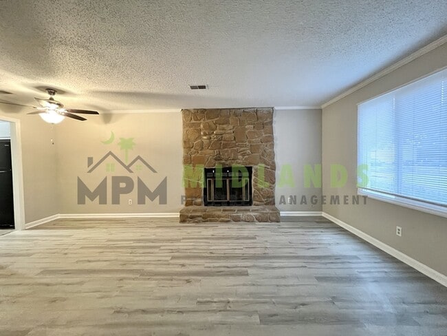 Photo - 204 S Cromwell St