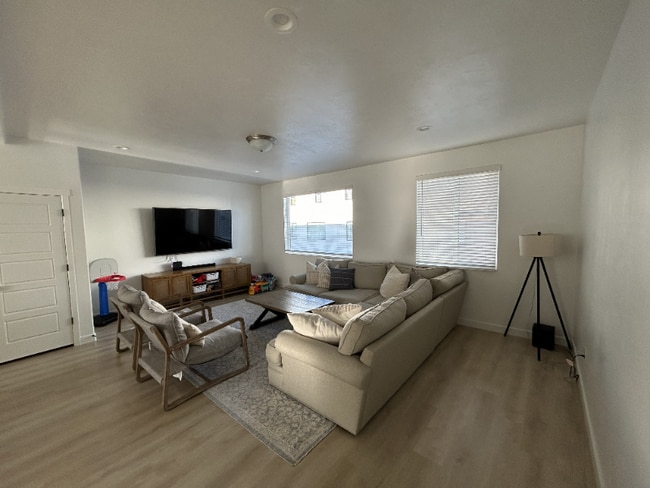 Photo - 778 W Bronze Leaf Rd