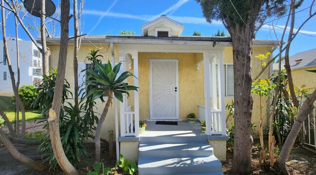 Building Photo - 5622 Elmer Ave Rental
