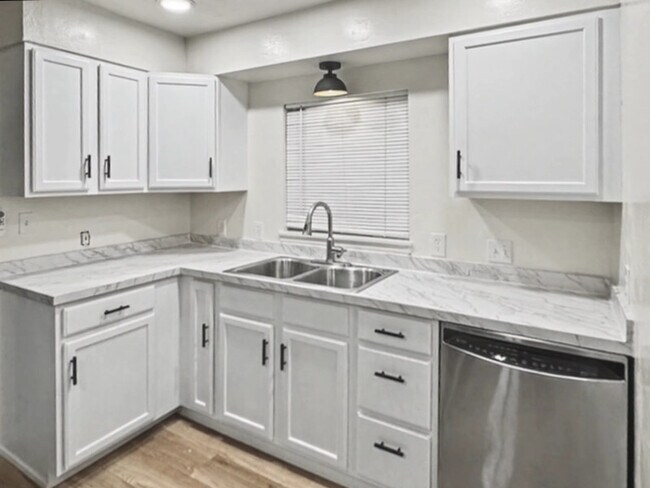 Photo - 4000 S Delaware St