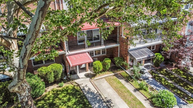 175-03 Peck Ave