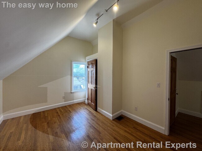 Photo - 30 Hume Ave Unit #3