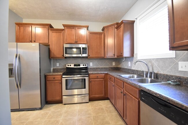 Photo - 3 BEDROOM 2 BATHROOM - PETS CONSIDERED