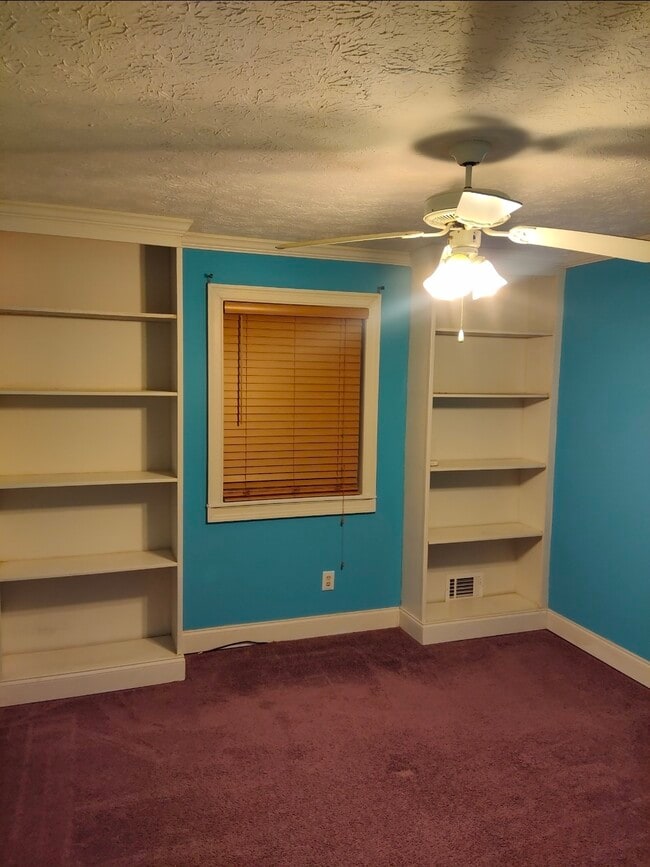 Photo - 4414 Housworth Dr