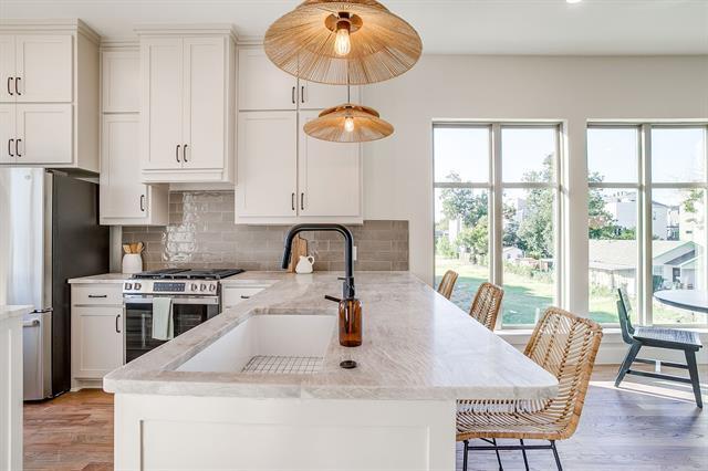 Photo - 300 Foch St Unit 140