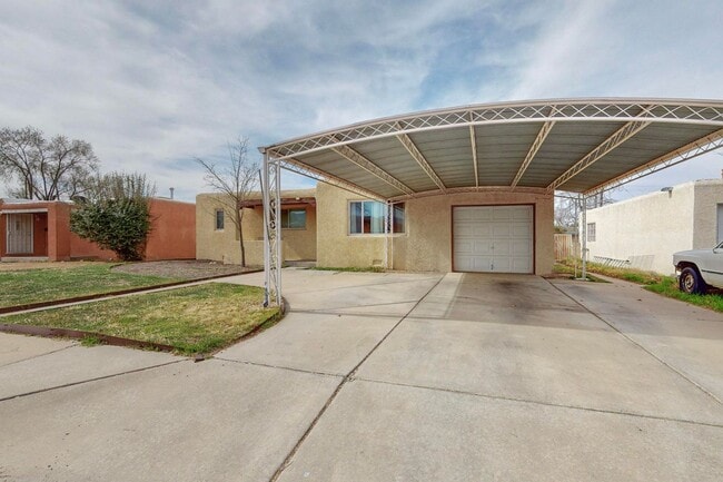 Photo - Pueblo Style  3/BD 1.75/BA 1/CG 2/CP 1774/sf