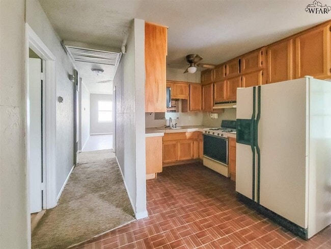 Photo - 1421 Deville St
