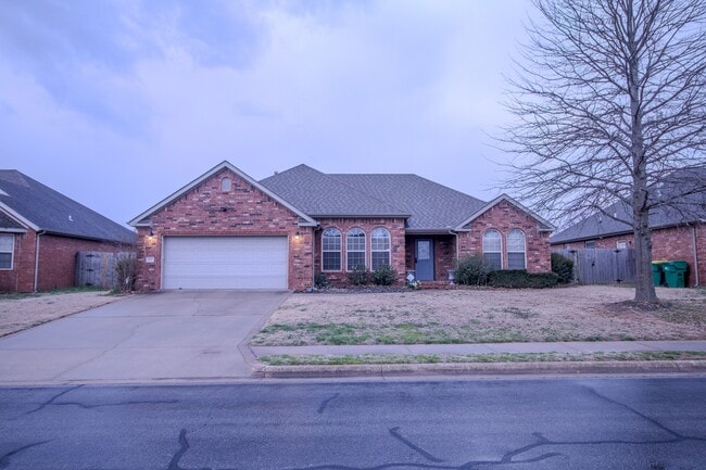 Building Photo - 202 Dawn Dr