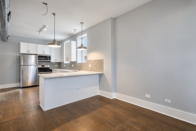 2117 W 18th St Unit 2R