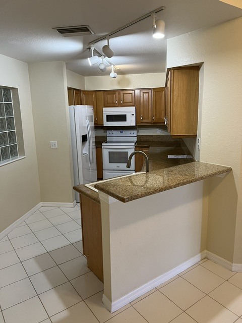 Kitchen - 12515 McGregor Blvd Unit 213A