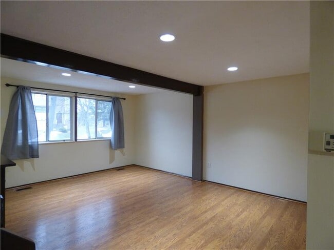 Photo - 794 Wheatland Cir