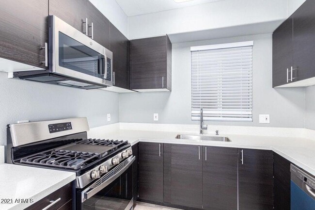 Photo - 2992 N Miller Rd Unidad 114