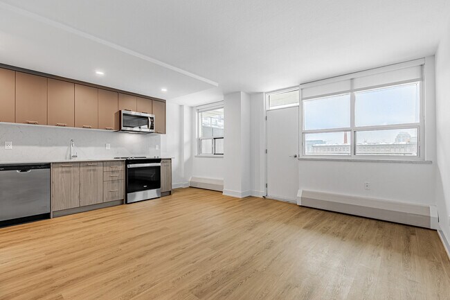 Photo - 135 Tyndall Ave