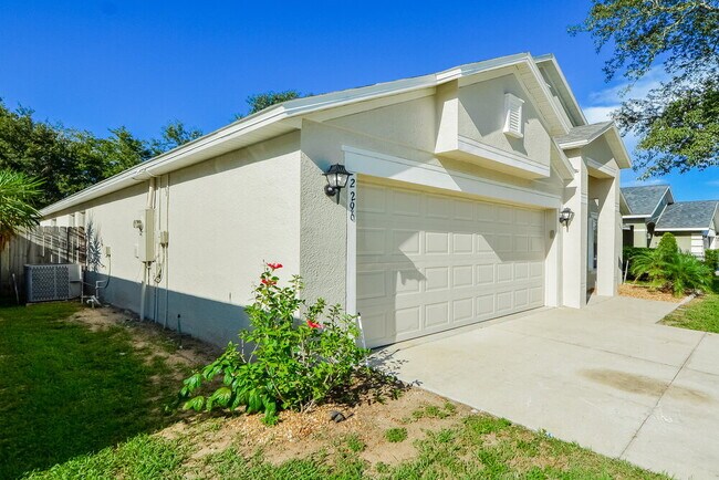 Photo - 2296 Bracknell Forest Trail