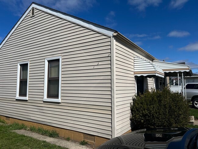 Photo - 27107 Seyburn Ave