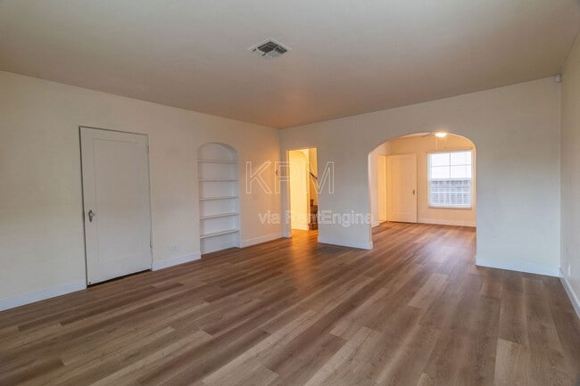 Photo - 810 W Willow St