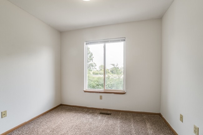 Oakbrook Manor Apartments (Oakbrook Manor ...