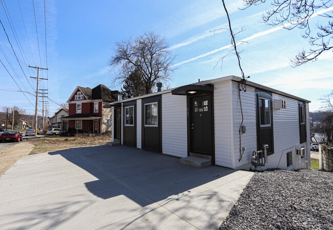 Photo - Riverview Apartments