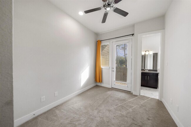 Photo - 2616 Riverside Dr