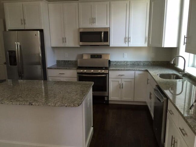 Photo - 3bed 4bath in Newton available in 9/1