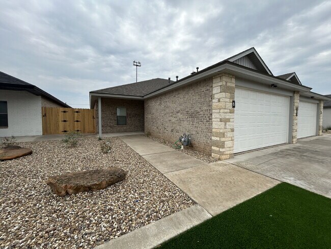 Photo - Brand New Duplex in Frenship East! Apartment