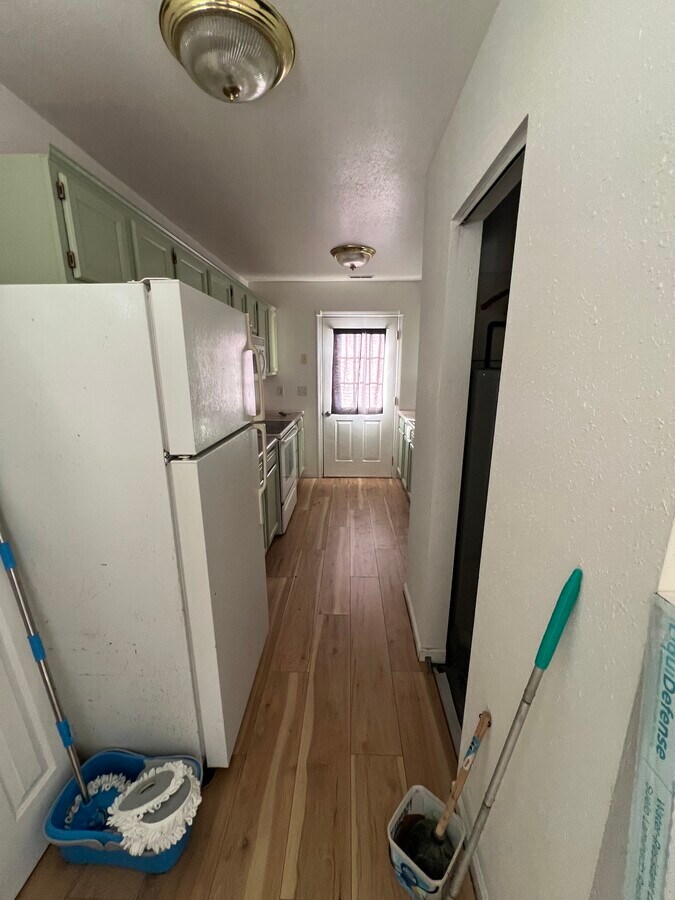 Photo - 1005 E Main St