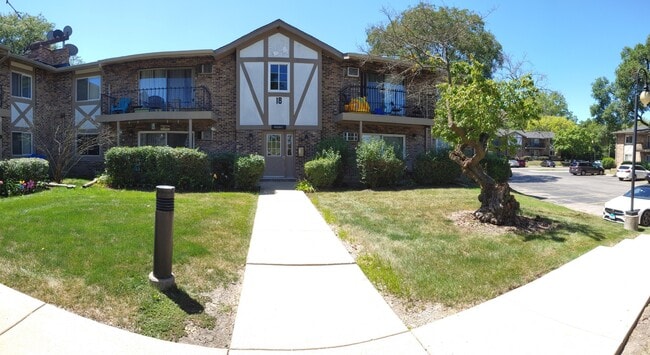 Building Photo - 9S025 Lake Dr Unit 10-206