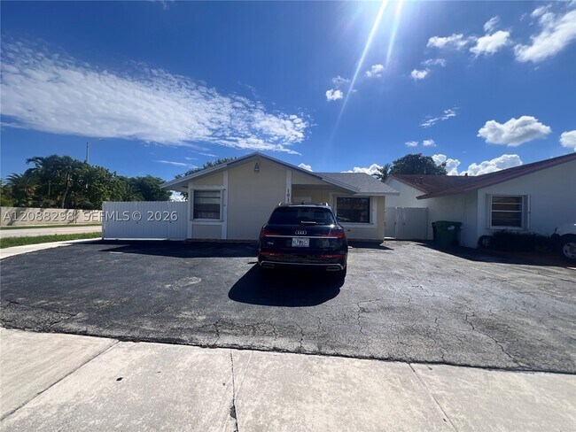 1615 SW 137th Pl Unit 1