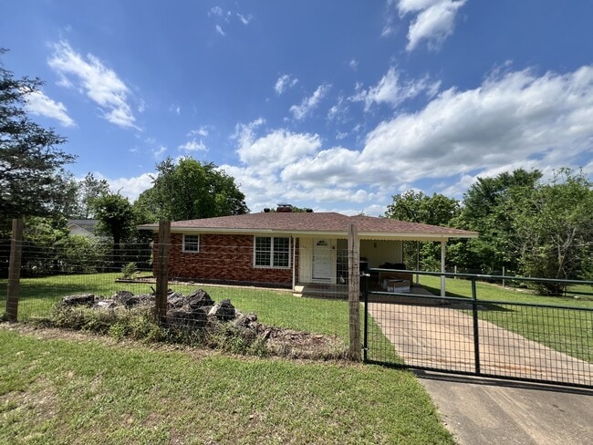 Building Photo - 1305 N College Ave